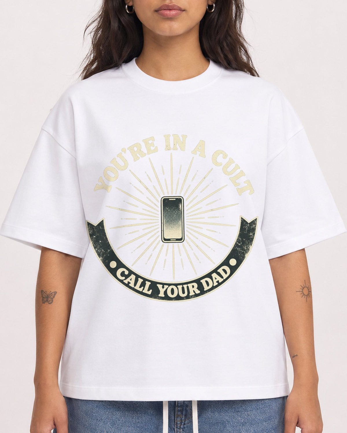 Mockup Boxy Heavyweight Tee White female close-up 06