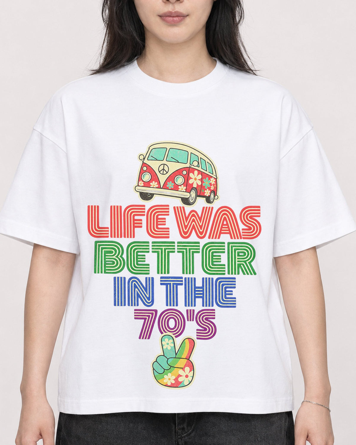 Mockup Boxy Heavyweight Tee White female close-up 13