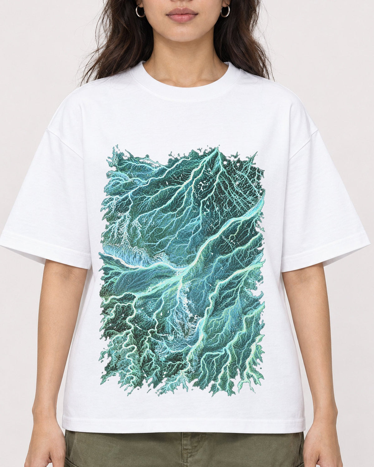 Mockup Boxy Heavyweight Tee White female close-up 02
