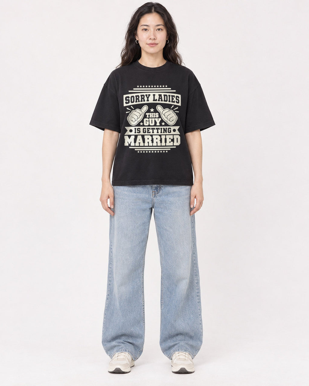 Mockup Boxy Heavyweight Tee Black female full-body 03