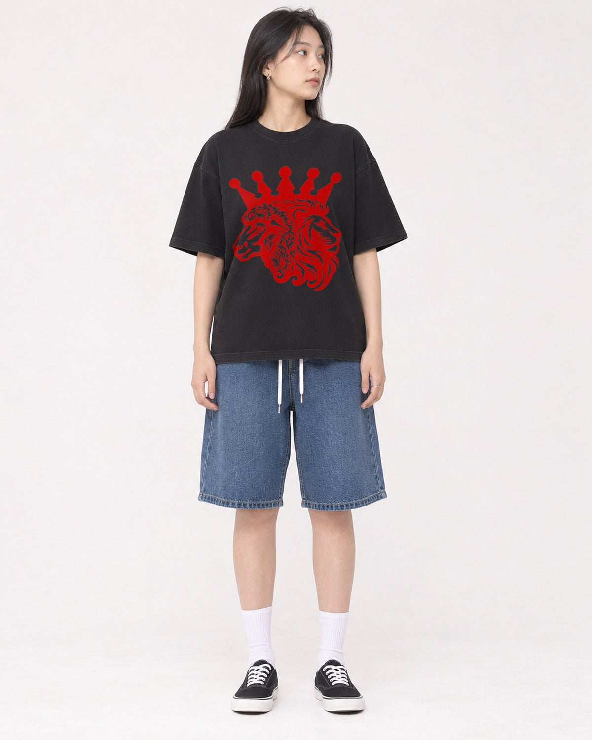 Mockup Boxy Heavyweight Tee Black female full-body 01