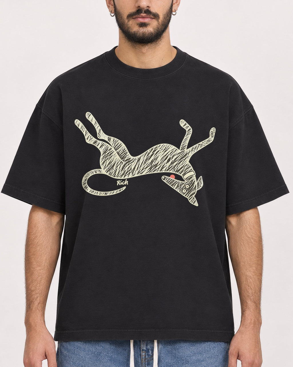 Mockup Boxy Heavyweight Tee Black male close-up 07