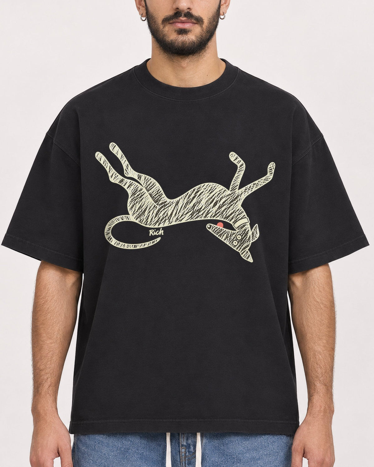 Mockup Boxy Heavyweight Tee Black male close-up 07