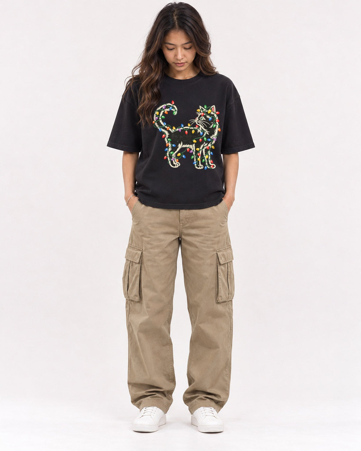 Mockup Boxy Heavyweight Tee Black female full-body 02