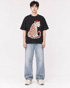 Mockup Boxy Heavyweight Tee Black male full-body 01