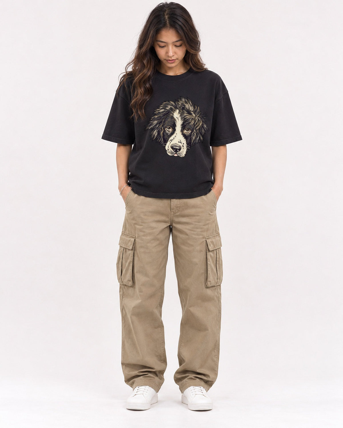 Mockup Boxy Heavyweight Tee Black female full-body 02
