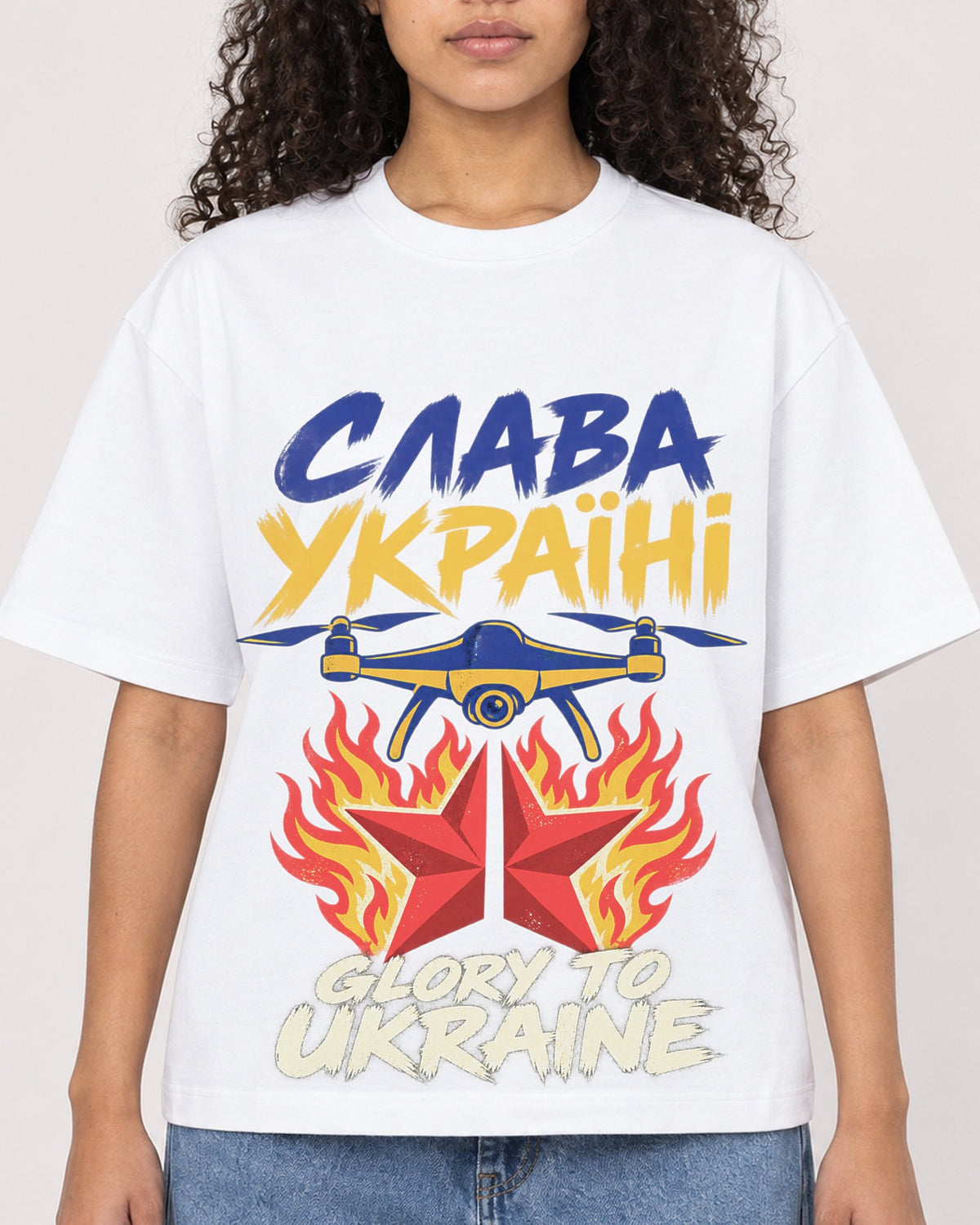 Mockup Boxy Heavyweight Tee White female close-up 10