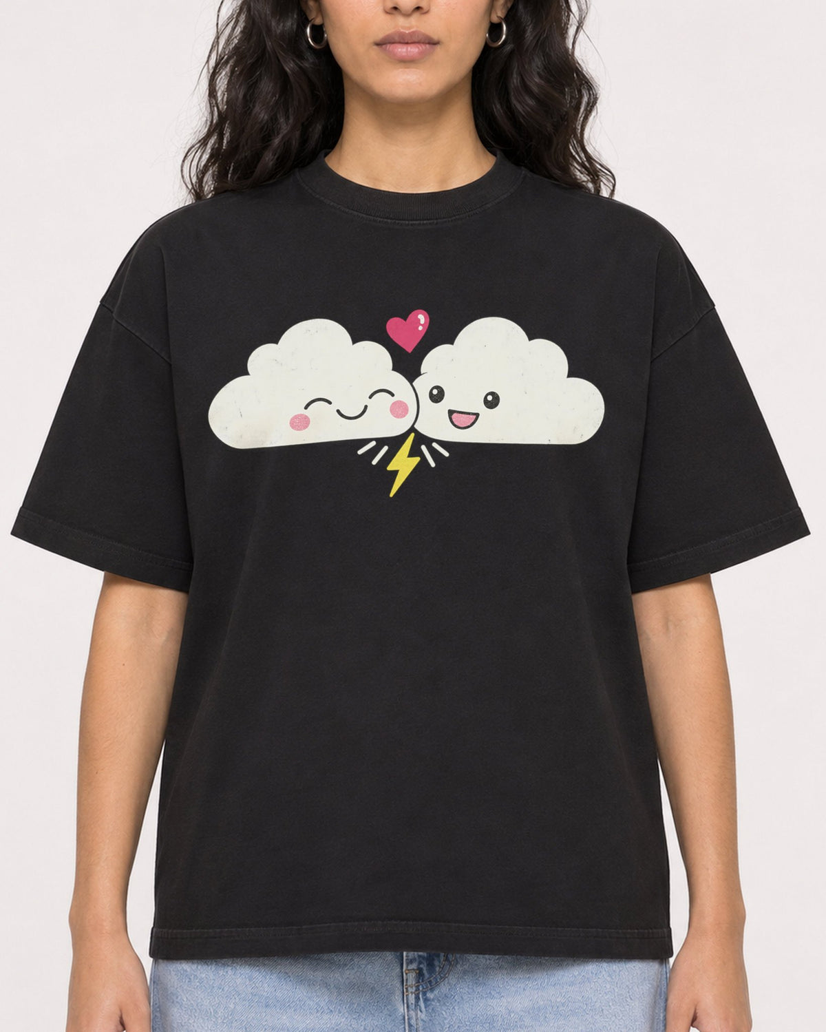 Mockup Boxy Heavyweight Tee Black female close-up 07