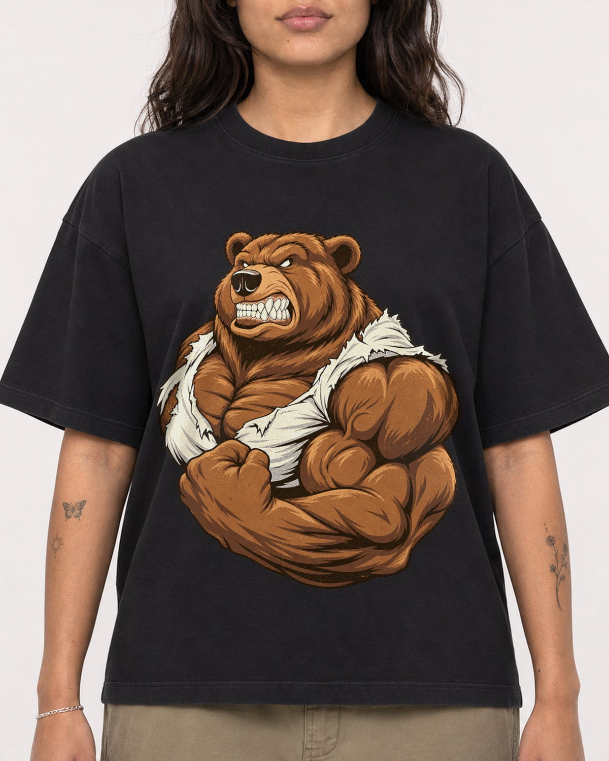 Mockup Boxy Heavyweight Tee Black female close-up 06