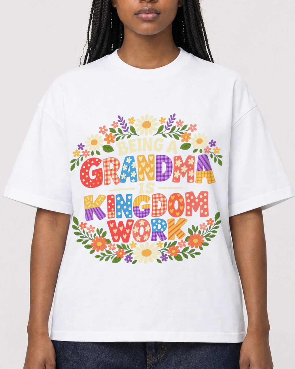 Mockup Boxy Heavyweight Tee White female close-up 04