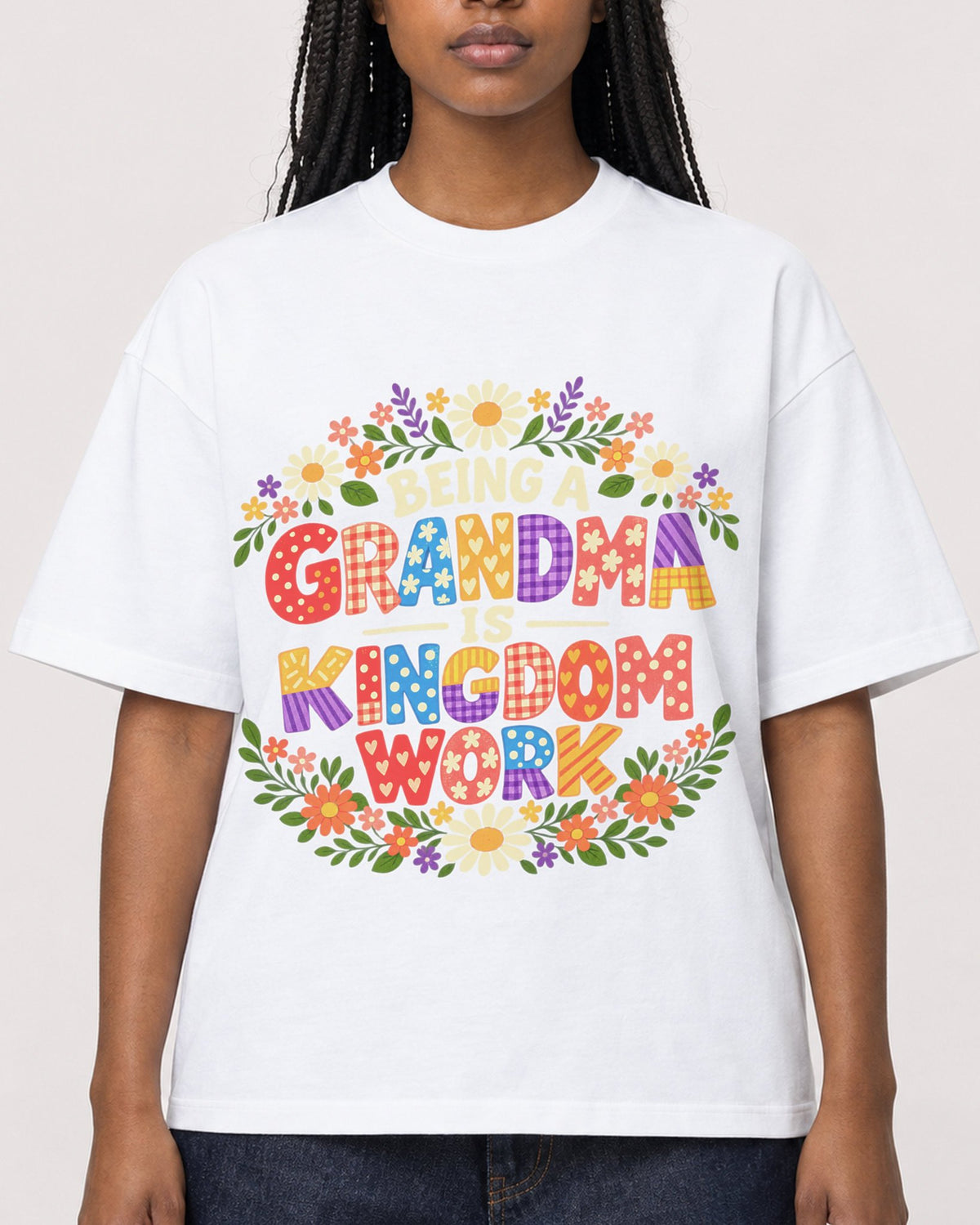 Mockup Boxy Heavyweight Tee White female close-up 04
