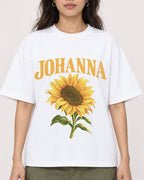 Mockup Boxy Heavyweight Tee White female close-up 02