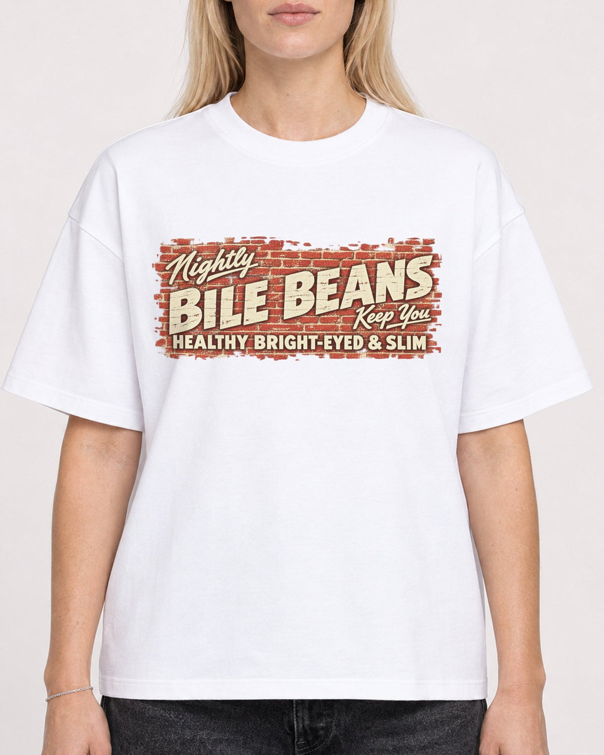 Mockup Boxy Heavyweight Tee White female close-up 08