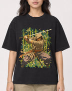 Mockup Boxy Heavyweight Tee Black female close-up 02