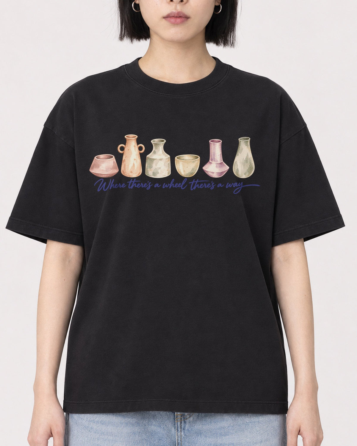Mockup Boxy Heavyweight Tee Black female close-up 11