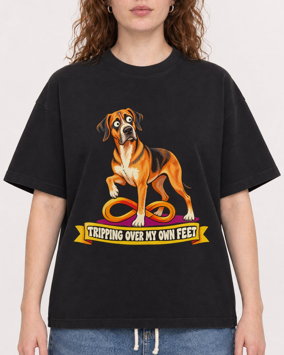 Mockup Boxy Heavyweight Tee Black female close-up 09