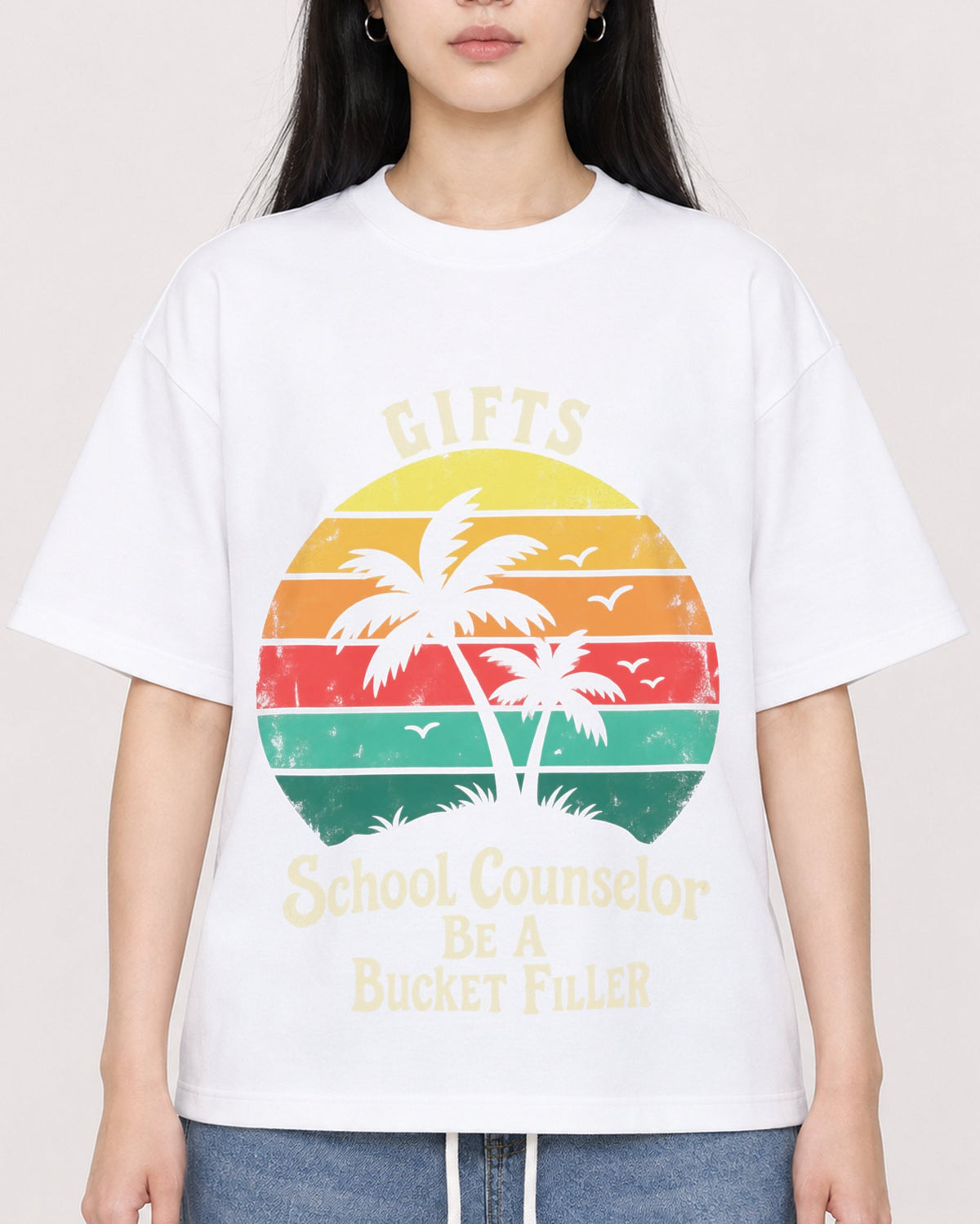 Mockup Boxy Heavyweight Tee White female close-up 01