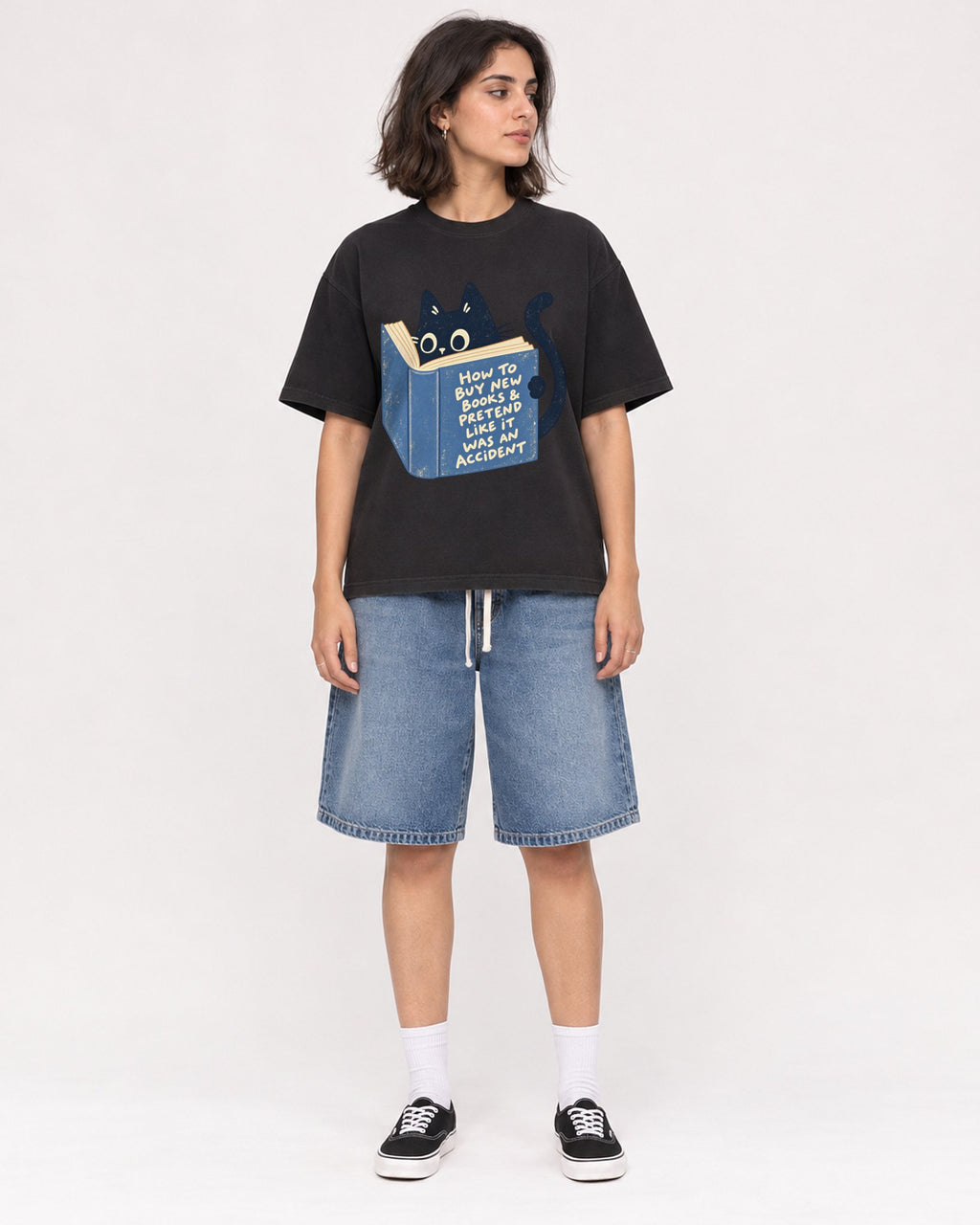 Mockup Boxy Heavyweight Tee Black female full-body 37
