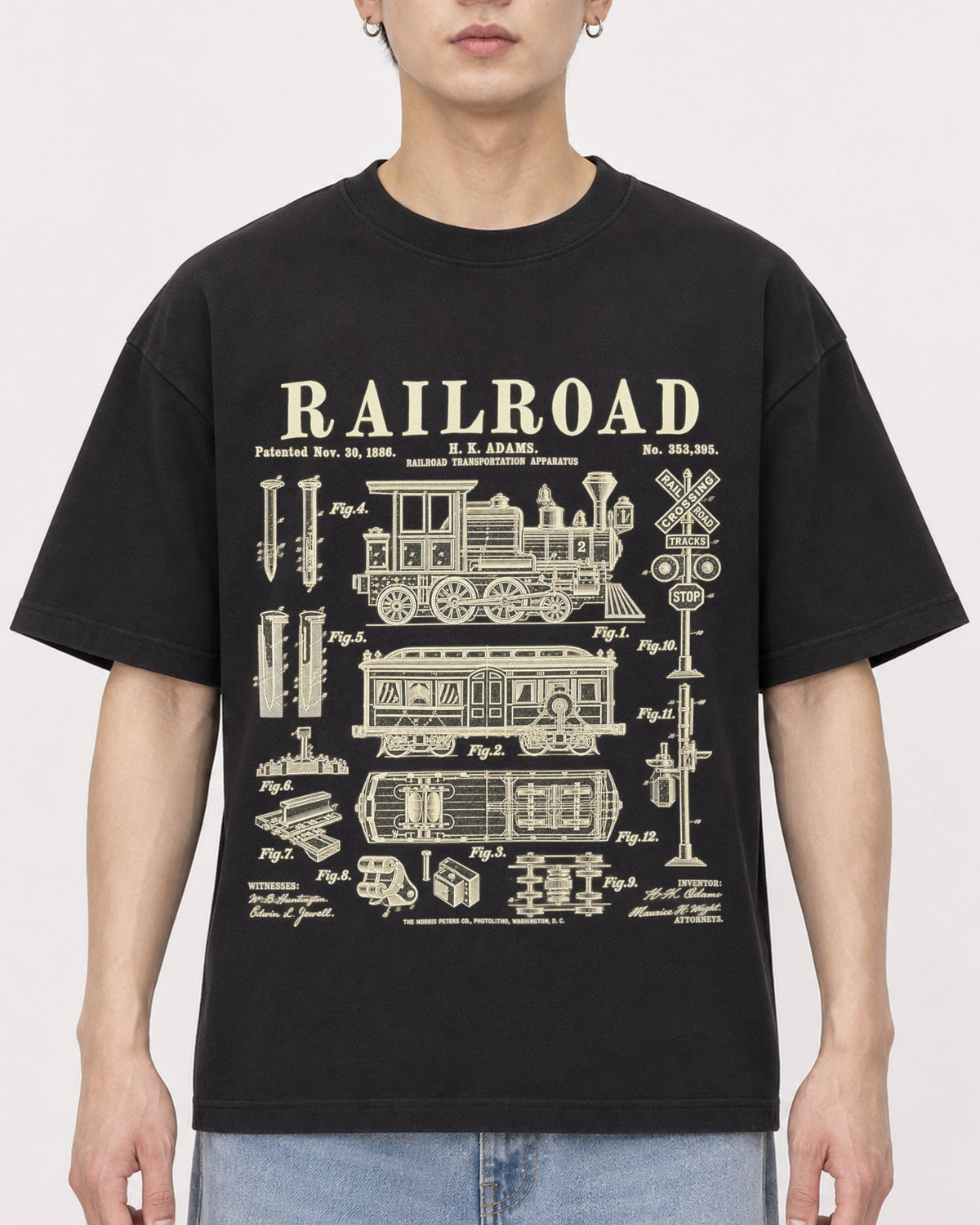 Mockup Boxy Heavyweight Tee Black male close-up 01