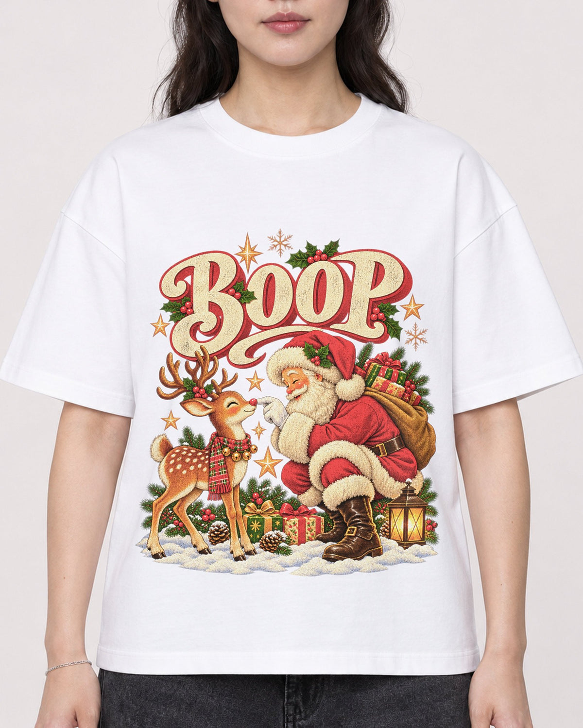Mockup Boxy Heavyweight Tee White female close-up 03
