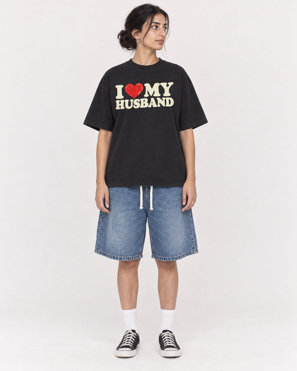 Mockup Boxy Heavyweight Tee Black female full-body 17