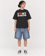 Mockup Boxy Heavyweight Tee Black female full-body 17