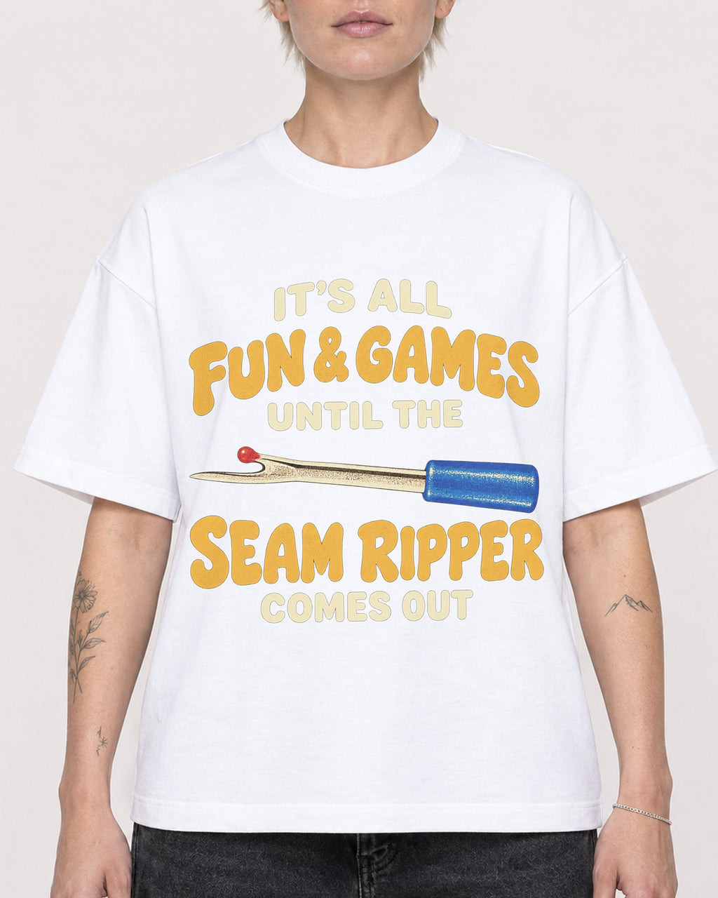 Mockup Boxy Heavyweight Tee White female close-up 48