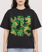 Mockup Boxy Heavyweight Tee Black female close-up 03