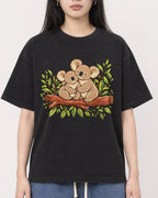 Mockup Boxy Heavyweight Tee Black female close-up 01