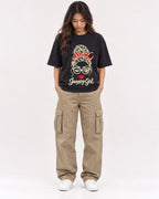 Mockup Boxy Heavyweight Tee Black female full-body 02