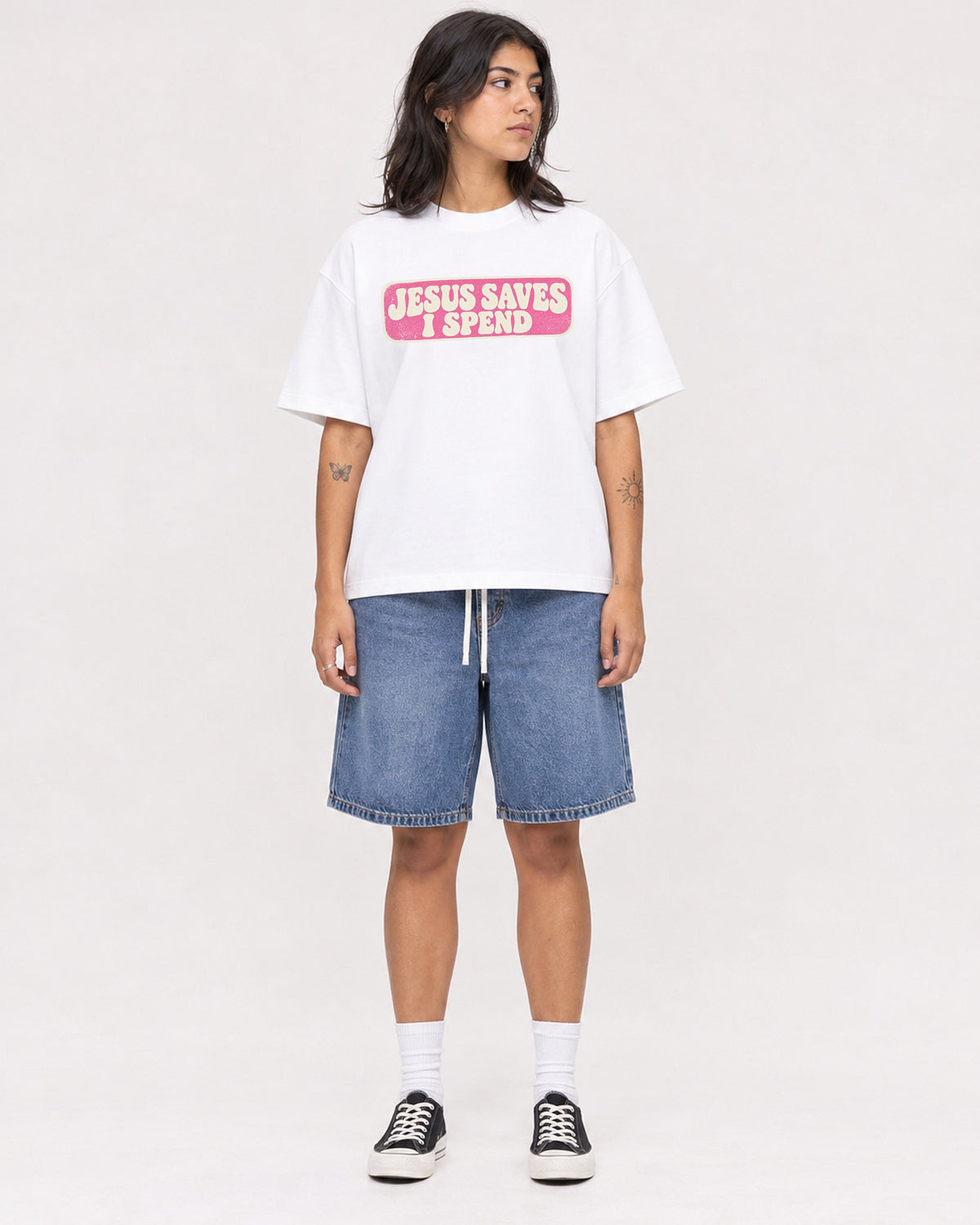 Mockup Boxy Heavyweight Tee White female full-body 36