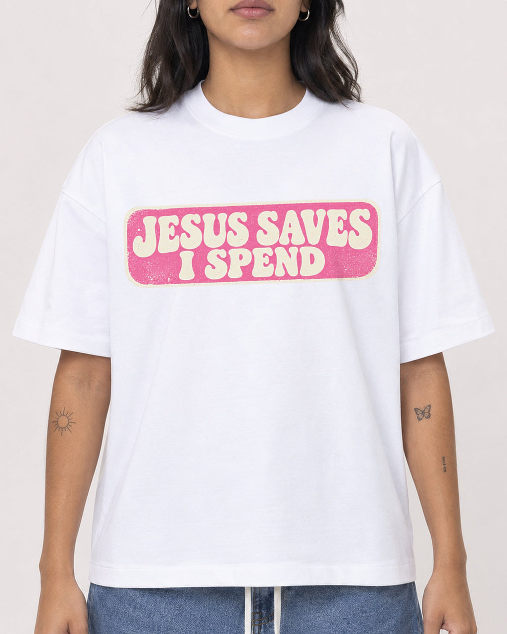 Mockup Boxy Heavyweight Tee White female close-up 36