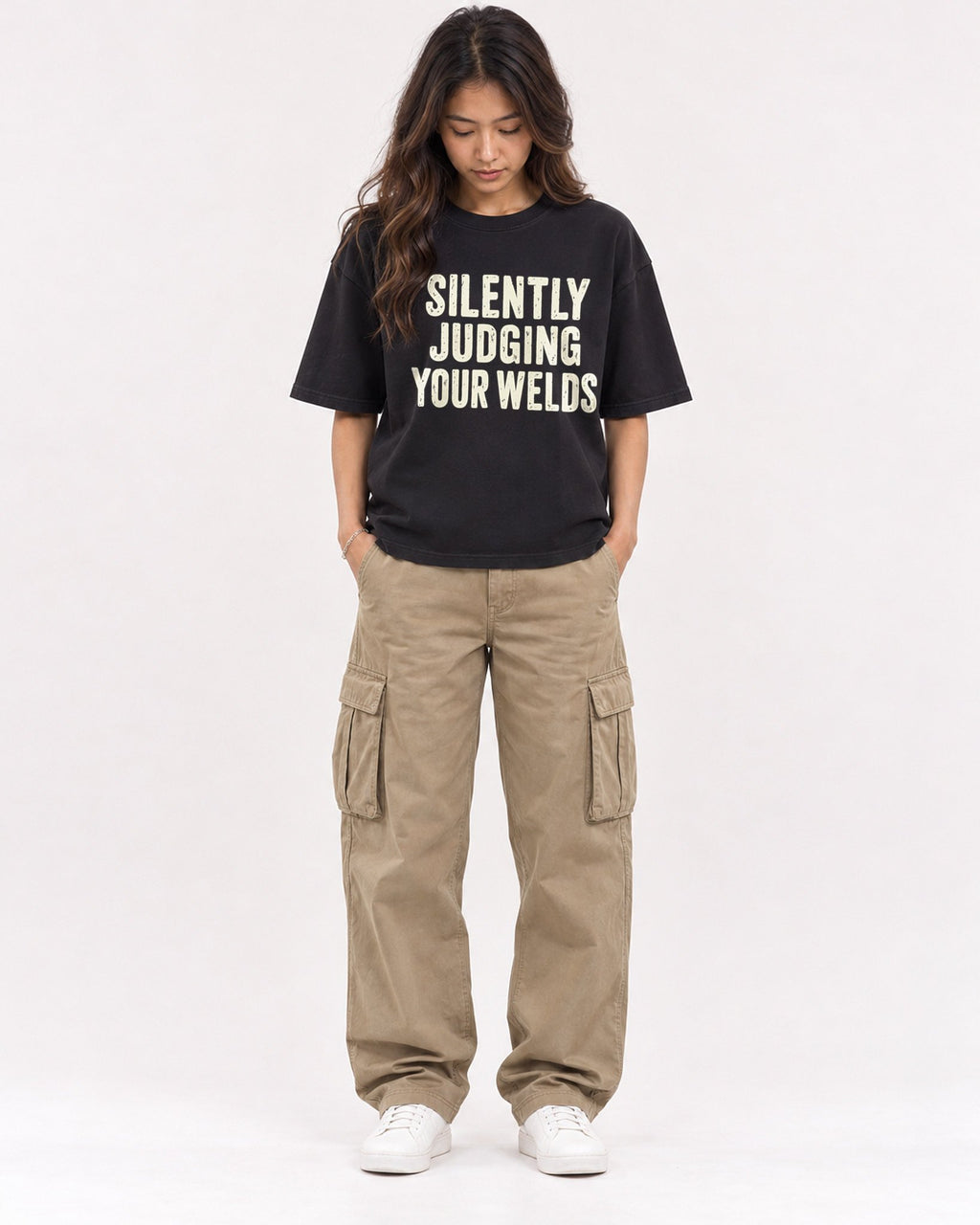 Mockup Boxy Heavyweight Tee Black female full-body 02
