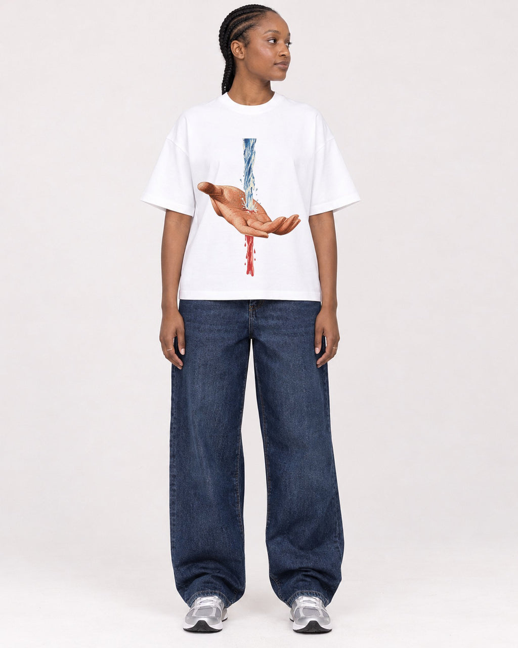 Mockup Boxy Heavyweight Tee White female full-body 44