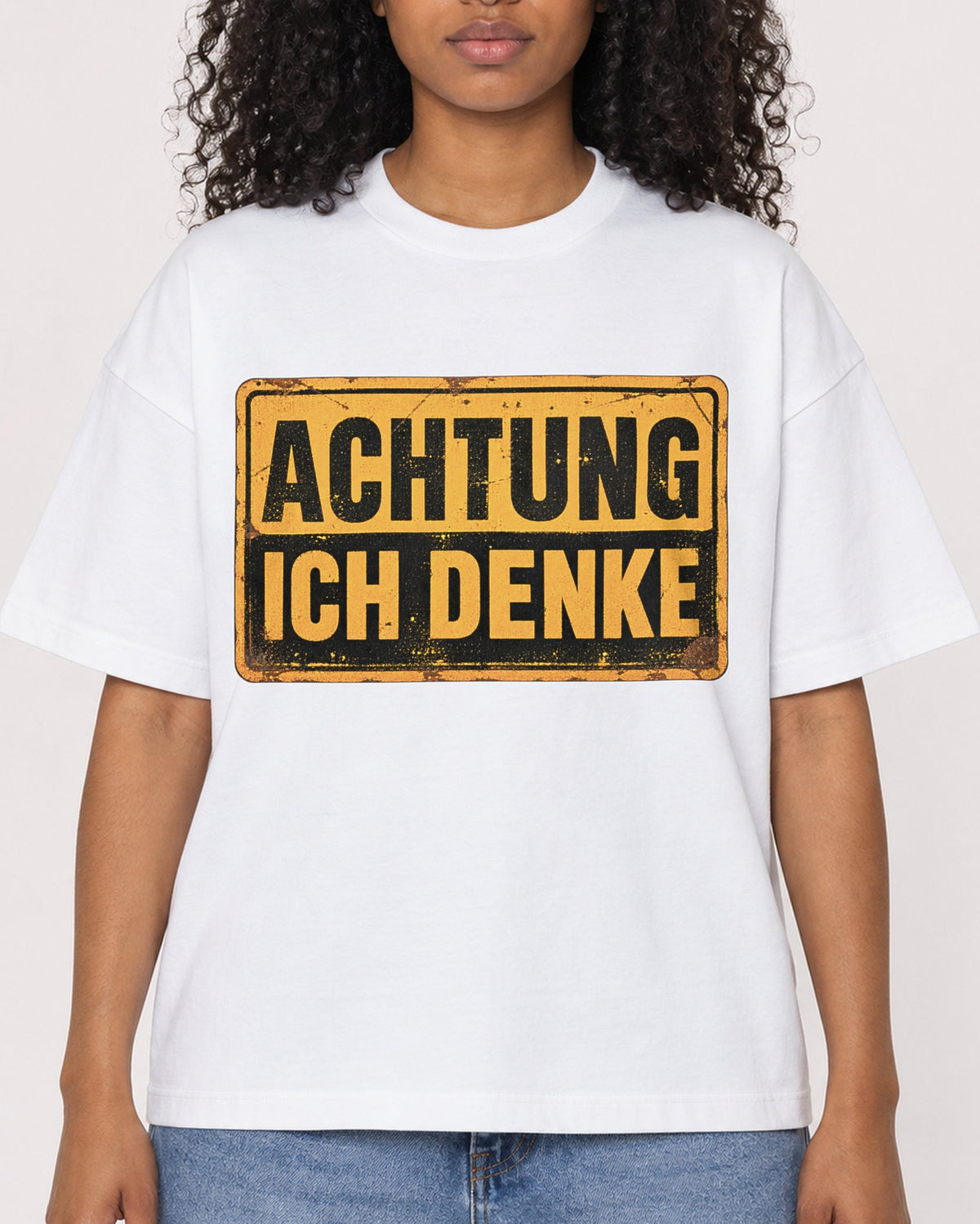 Mockup Boxy Heavyweight Tee White female close-up 05