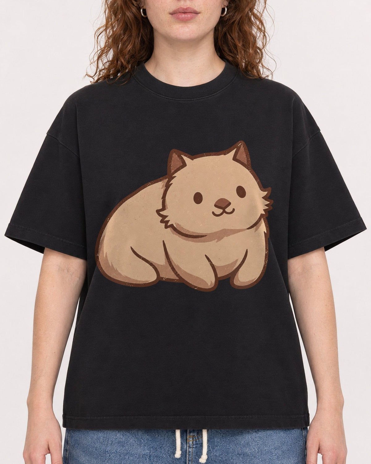 Mockup Boxy Heavyweight Tee Black female close-up 09