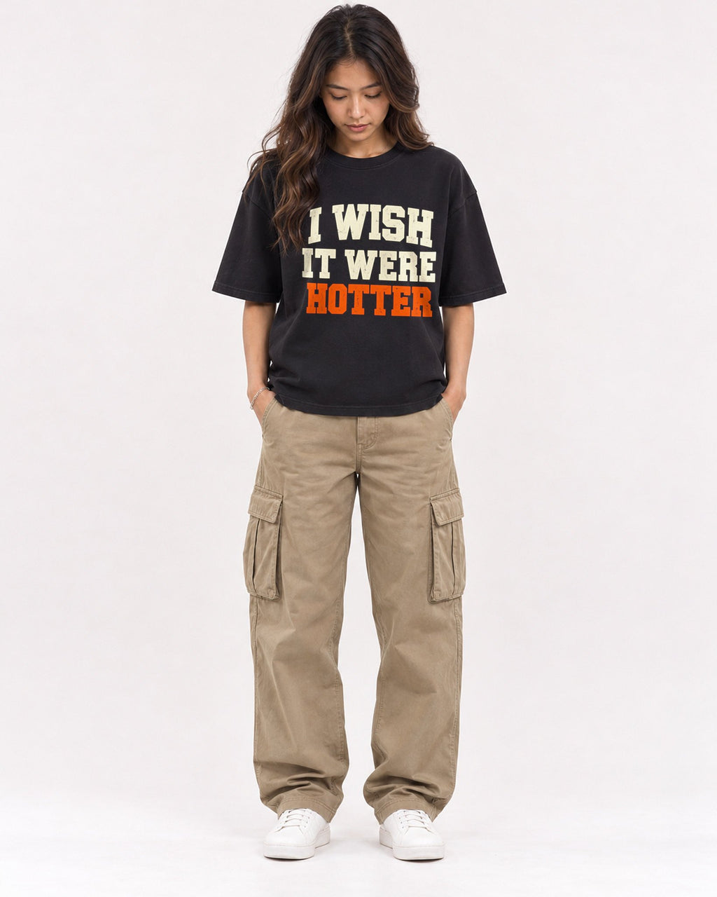 Mockup Boxy Heavyweight Tee Black female full-body 02