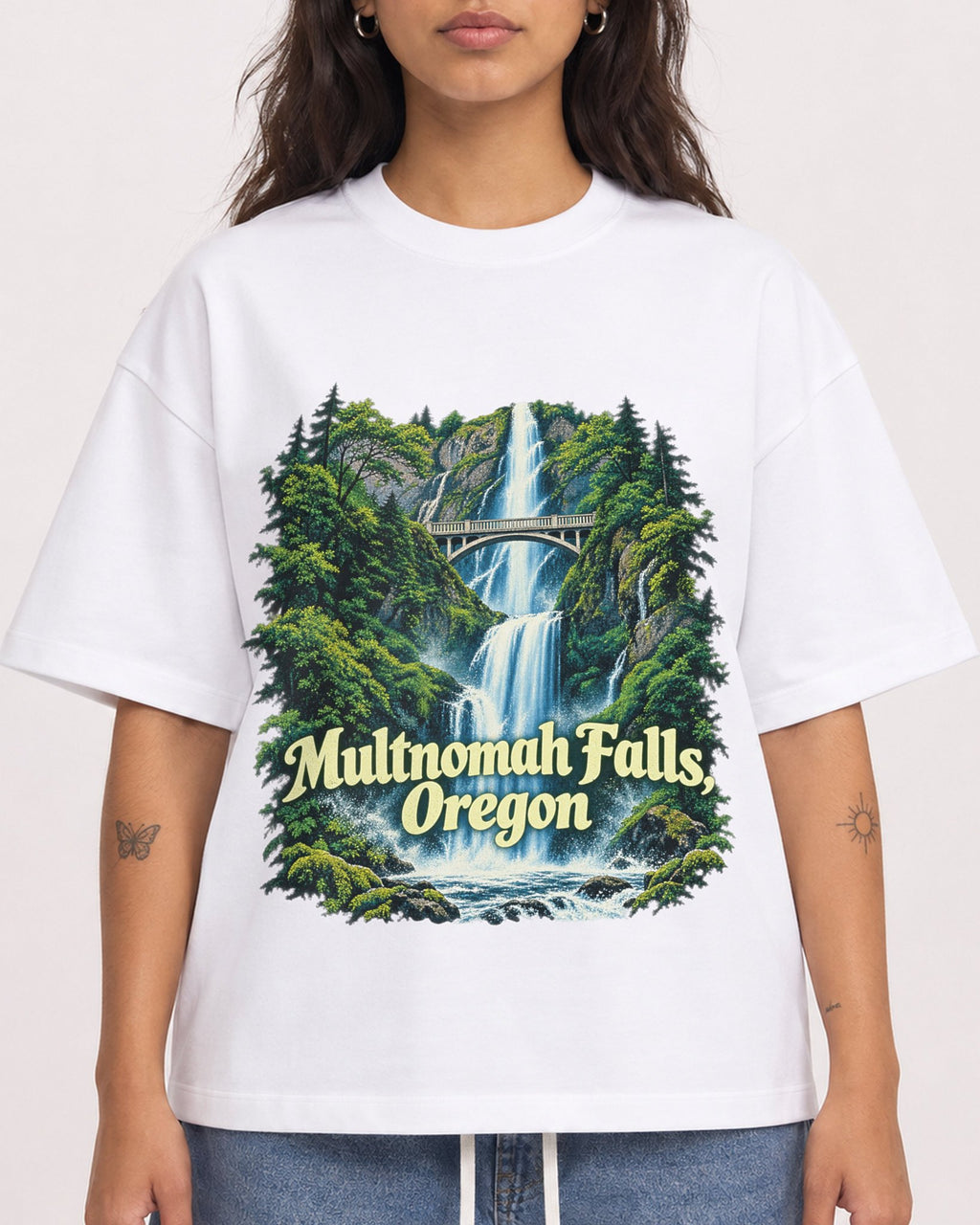 Mockup Boxy Heavyweight Tee White female close-up 06