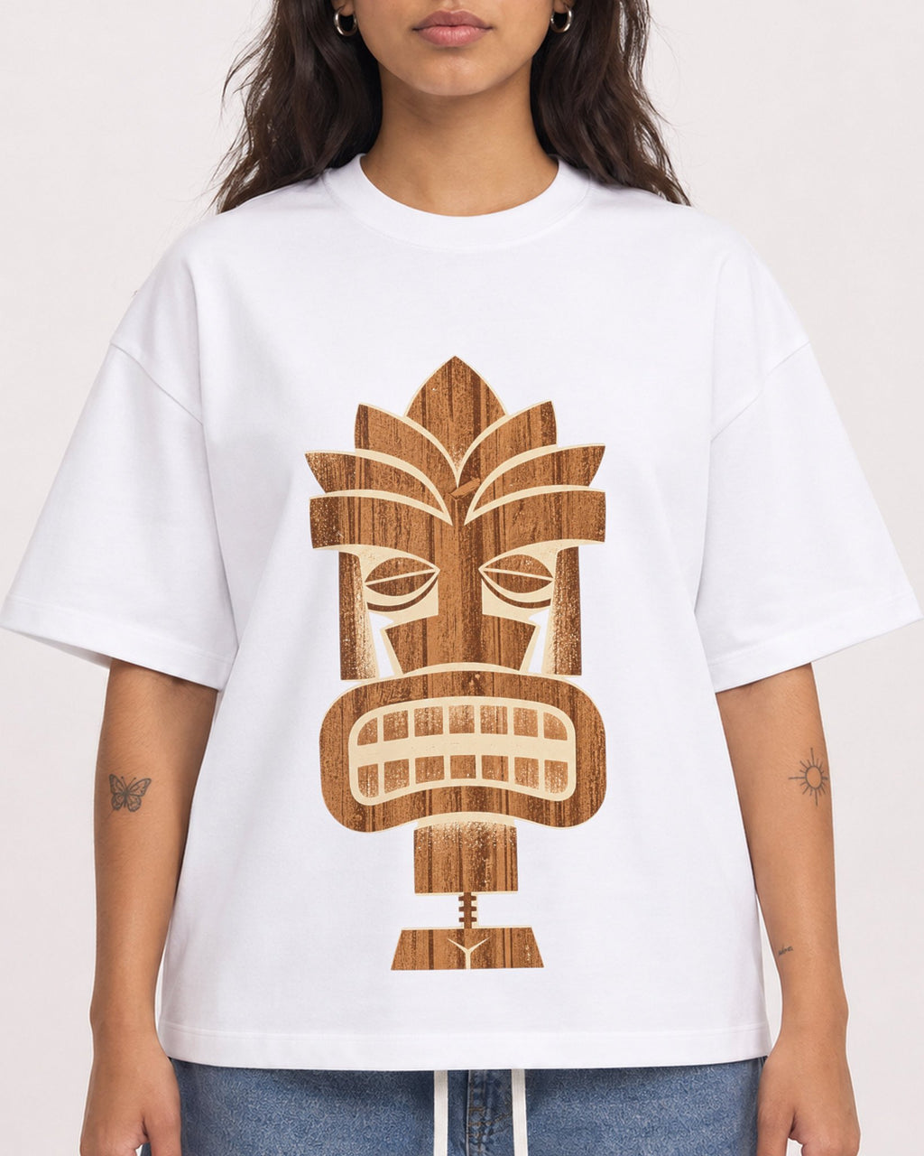 Mockup Boxy Heavyweight Tee White female close-up 06