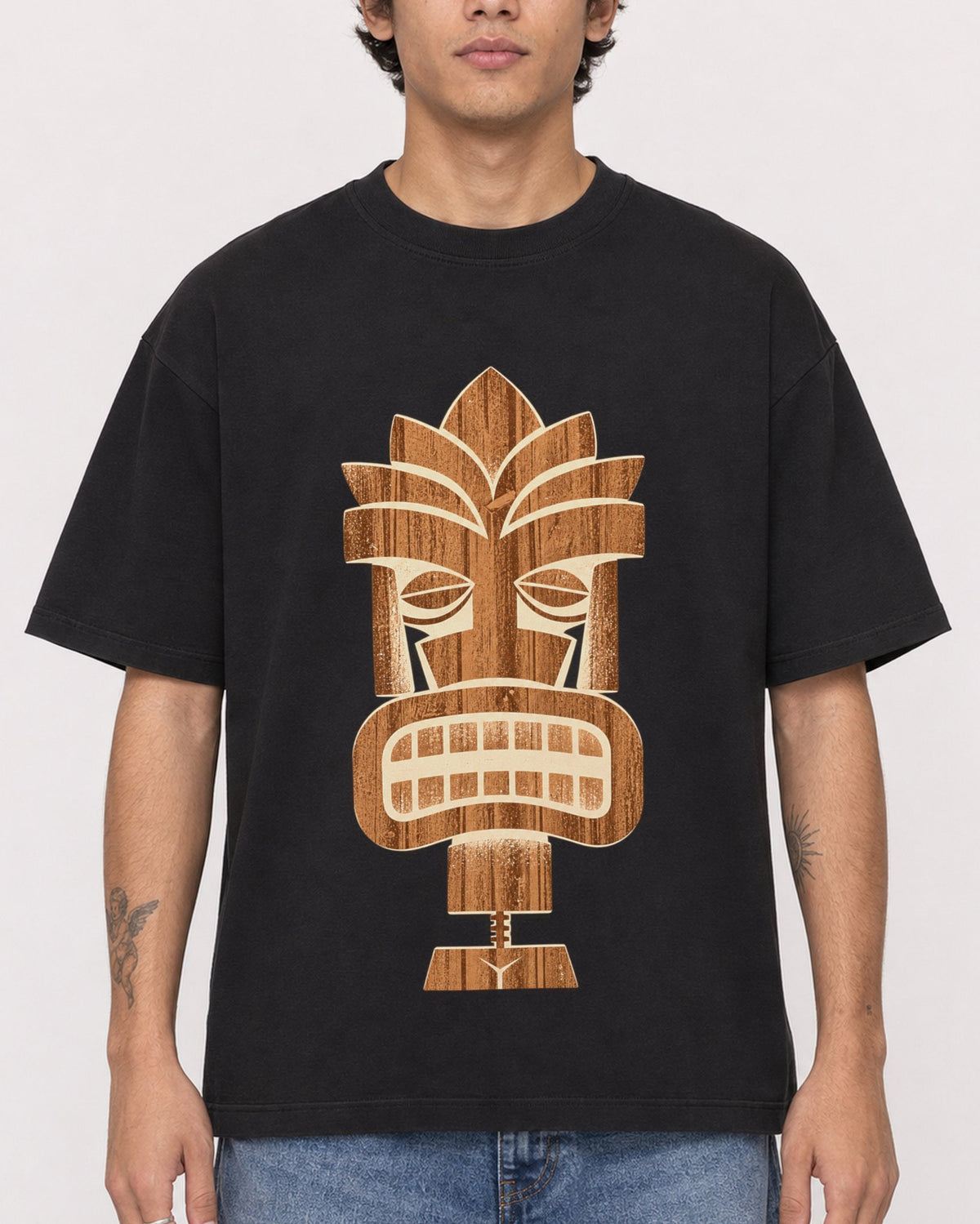 Mockup Boxy Heavyweight Tee Black male close-up 06