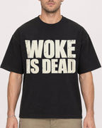 Mockup Boxy Heavyweight Tee Black male close-up 08