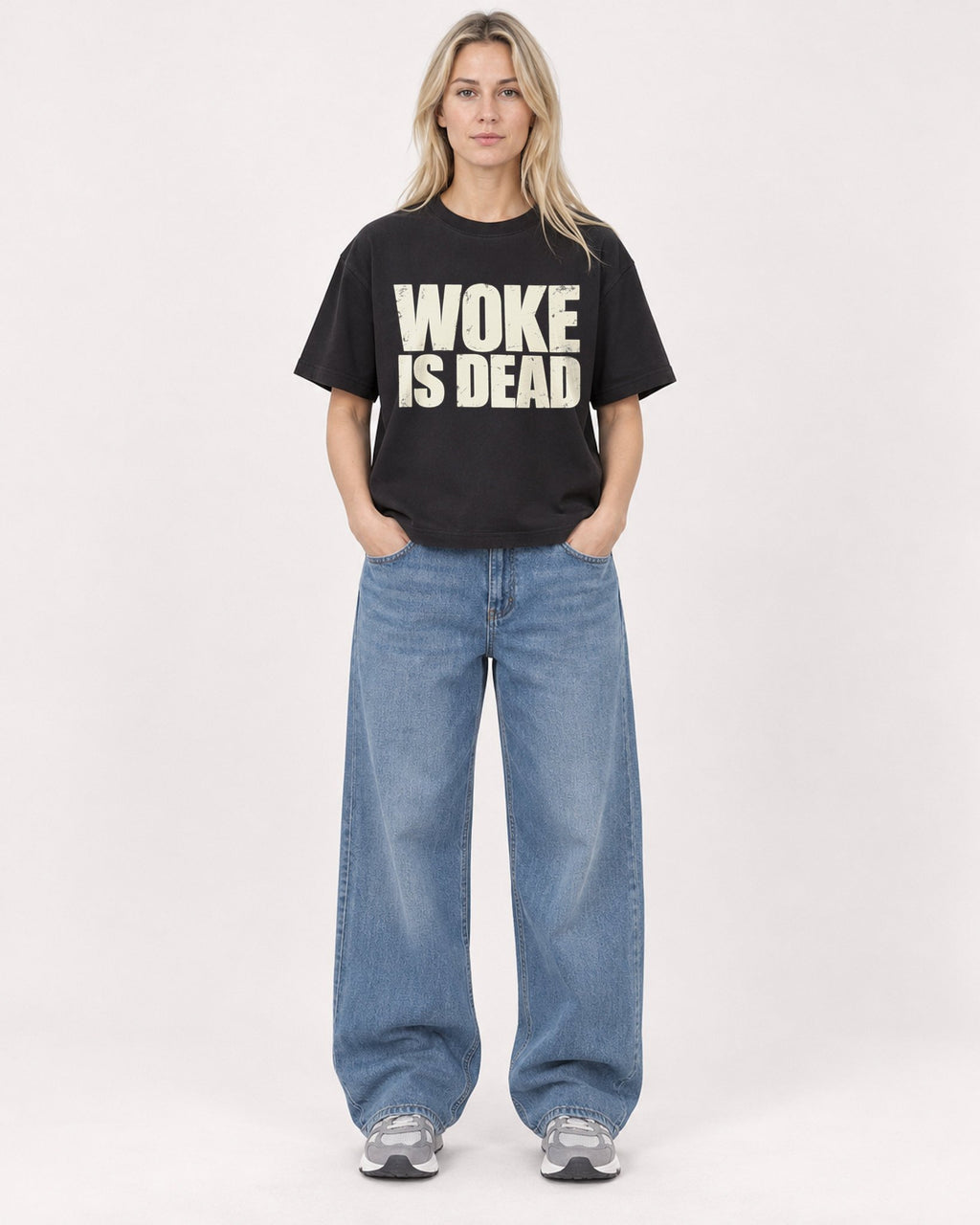 Mockup Boxy Heavyweight Tee Black female full-body 08
