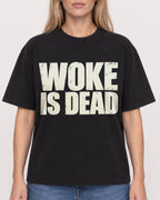 Mockup Boxy Heavyweight Tee Black female close-up 08