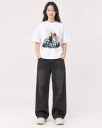 Mockup Boxy Heavyweight Tee White female full-body 03