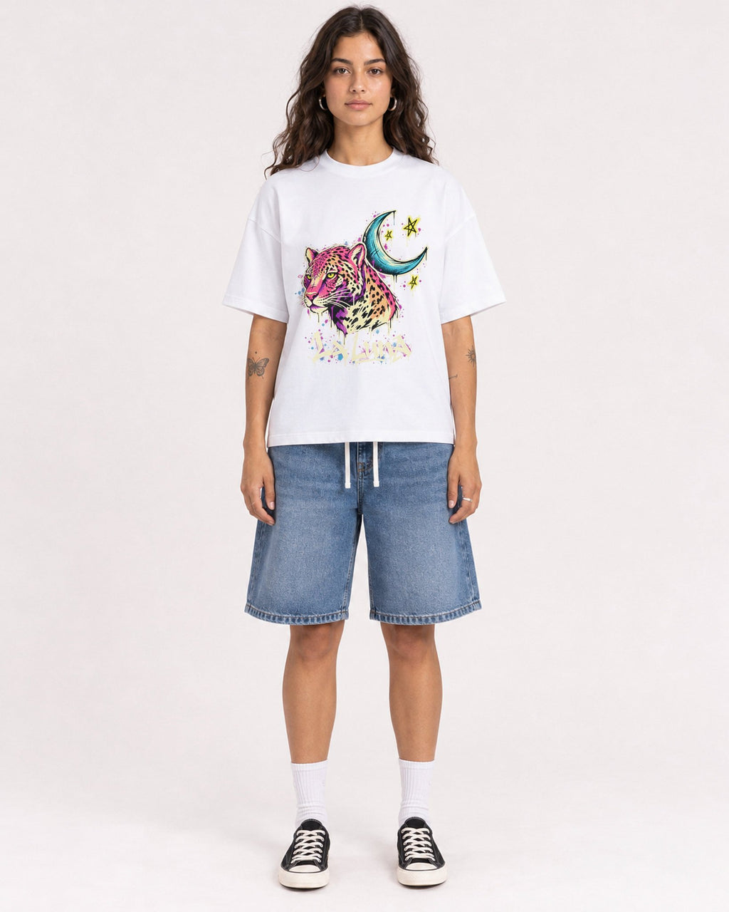 Mockup Boxy Heavyweight Tee White female full-body 06