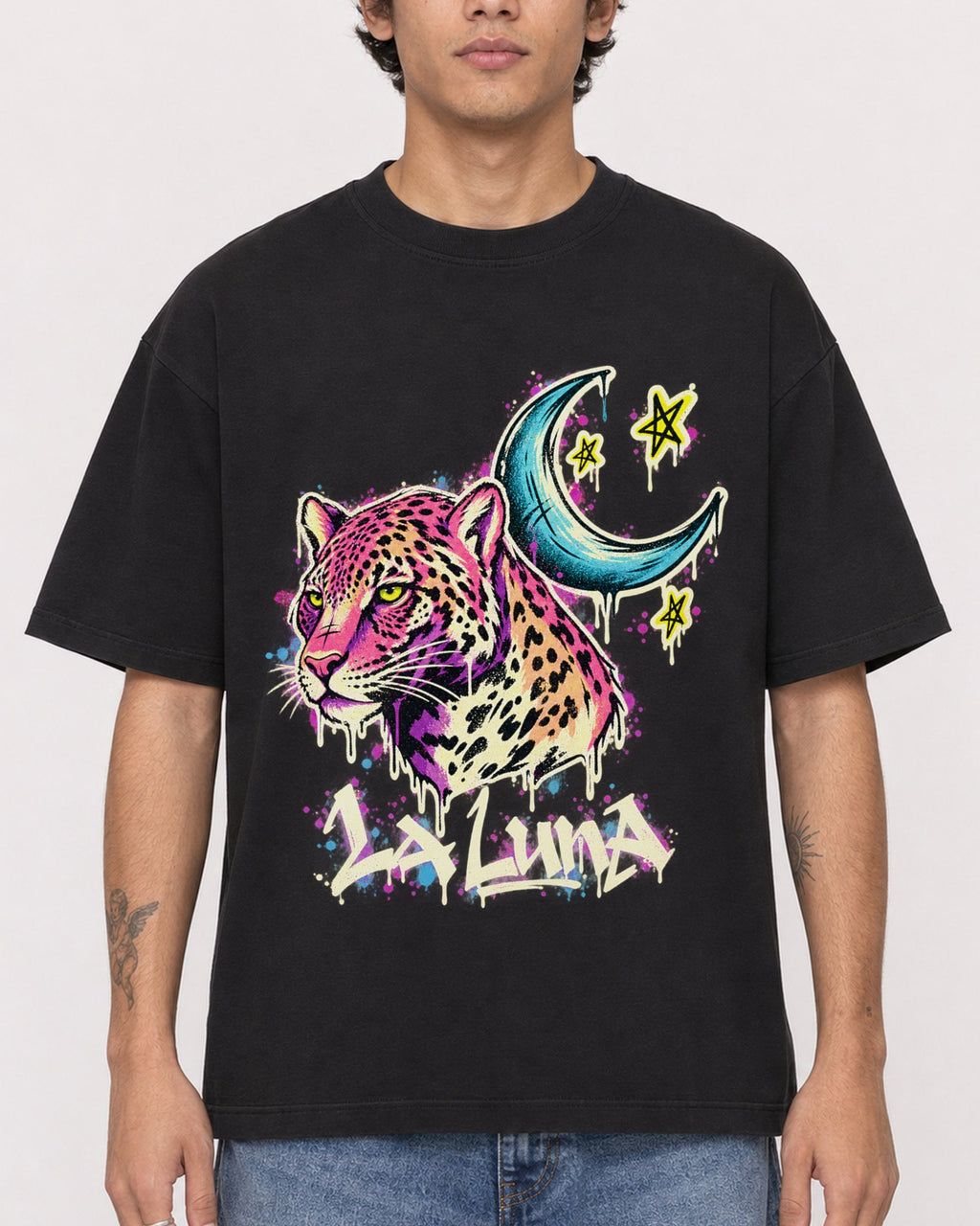 Mockup Boxy Heavyweight Tee Black male close-up 06