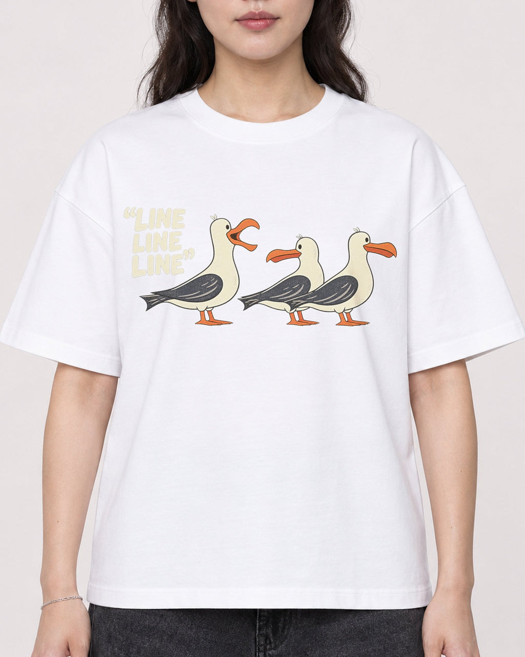 Mockup Boxy Heavyweight Tee White female close-up 03