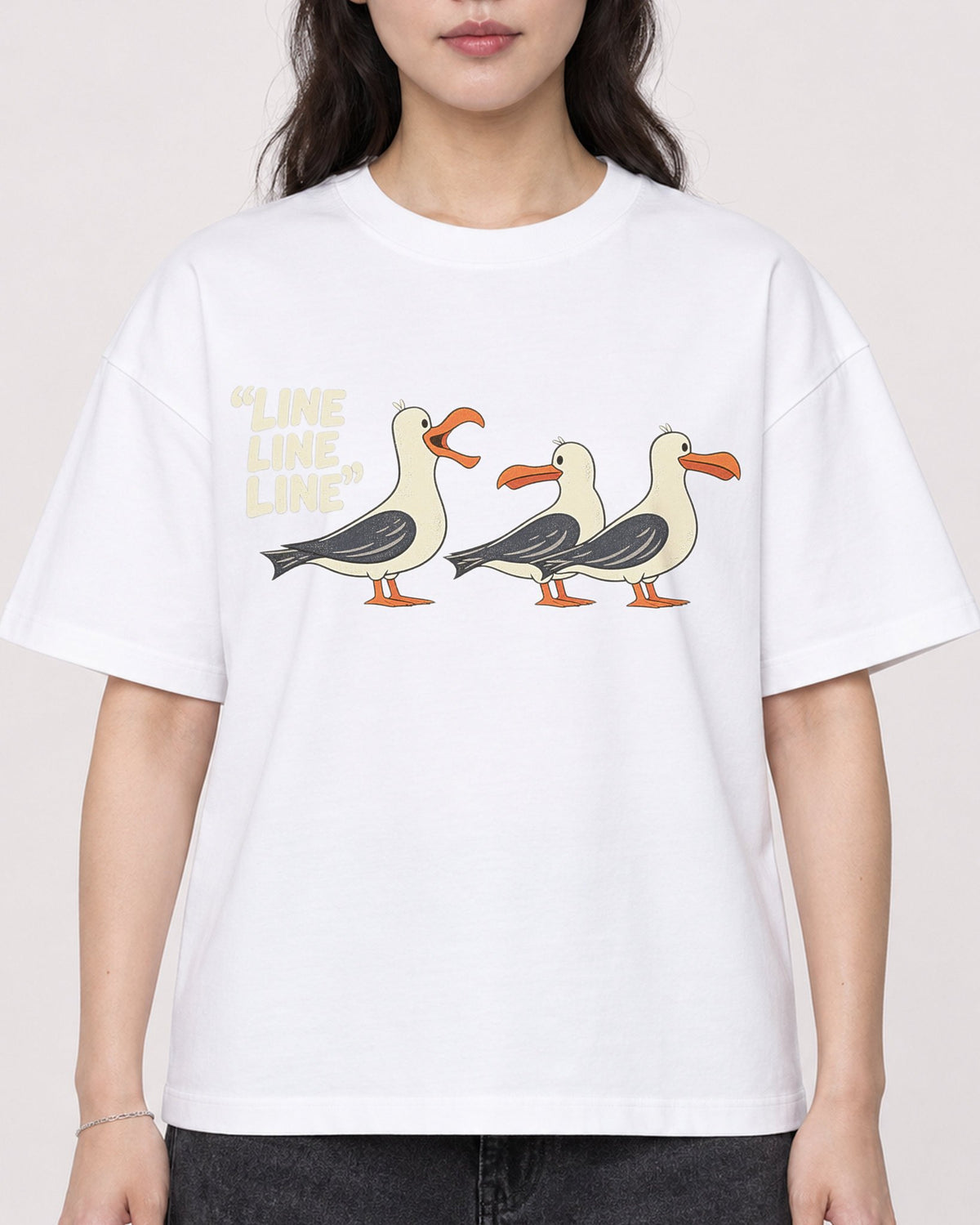 Mockup Boxy Heavyweight Tee White female close-up 03