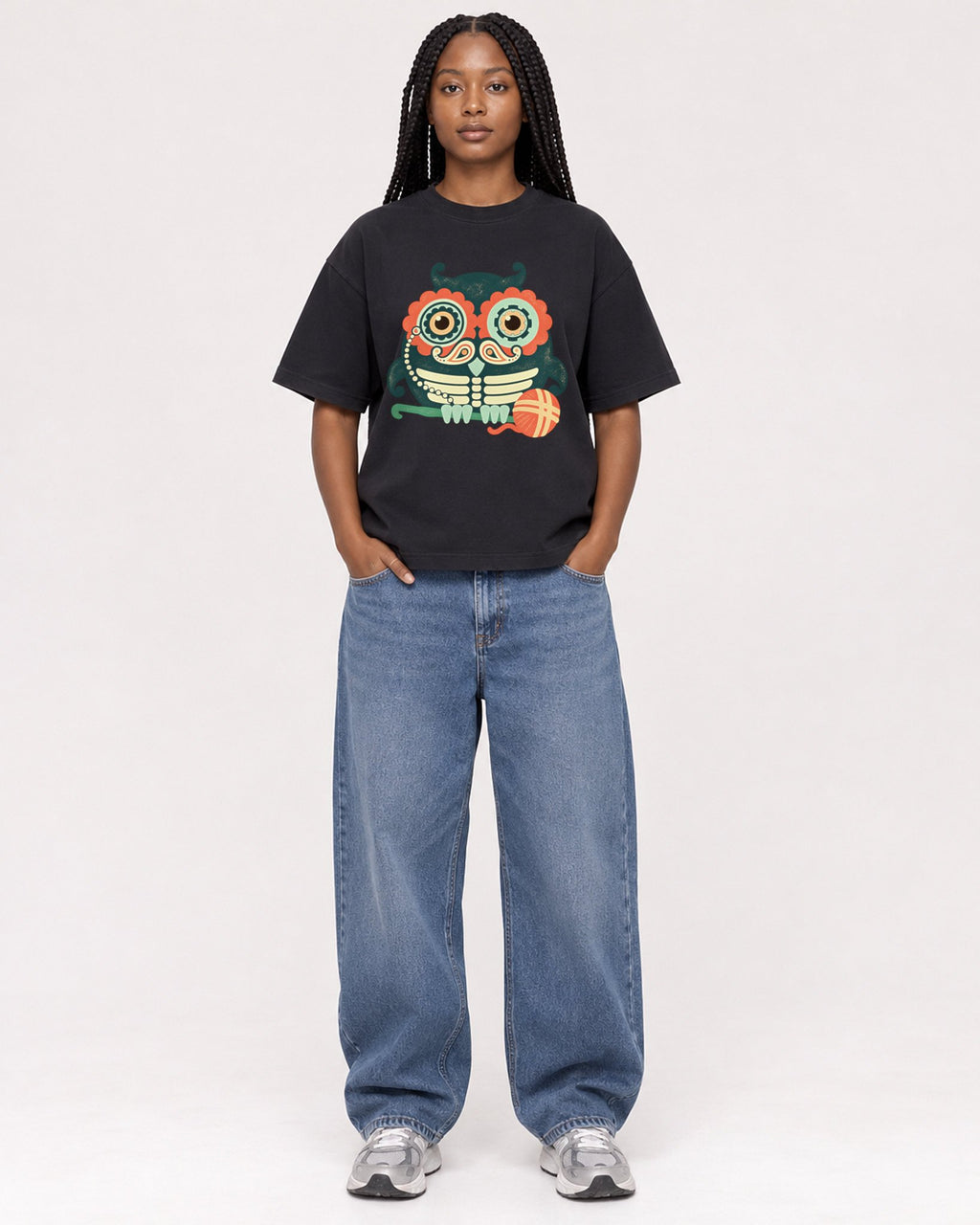 Mockup Boxy Heavyweight Tee Black female full-body 04