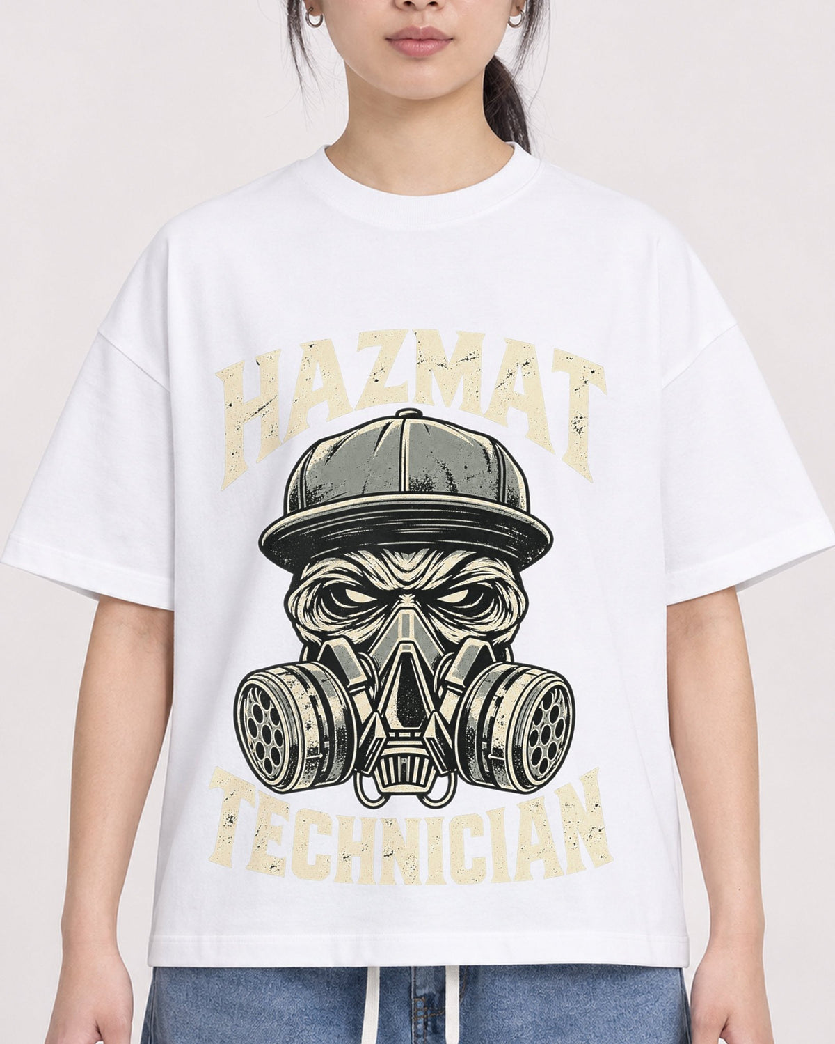Mockup Boxy Heavyweight Tee White female close-up 21